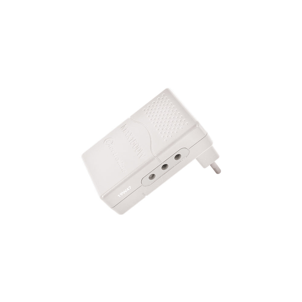 ADAPTADOR TRIPLE PLANO 2P+T 10A 250V BLANCO